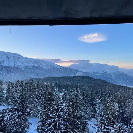 Apartment Pieds Des Pistes: Slope-side Retreat With Pool And Mountain Views