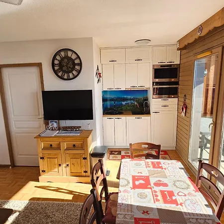 Pieds Des Pistes: Slope-side Retreat With Pool And Mountain Views *