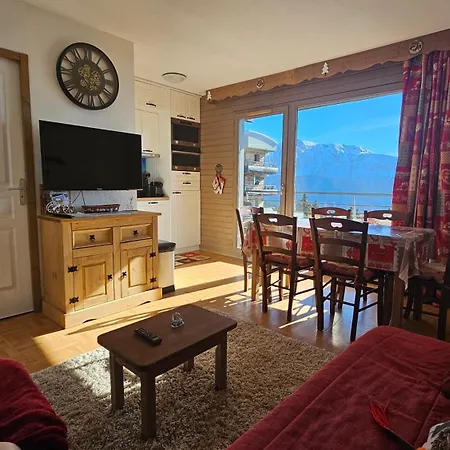 Pieds Des Pistes: Slope-side Retreat With Pool And Mountain Views Apartment Chamrousse